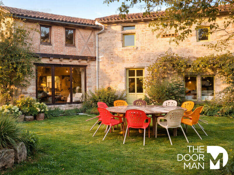 Maison à PARTHENAY