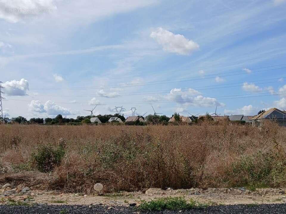 Terrain 385 m² à Frenouville  - photo 3
