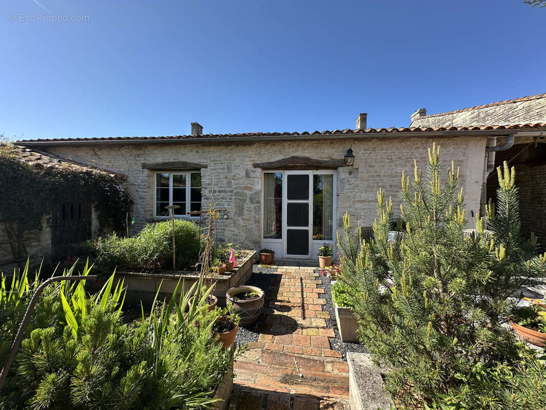 Maison à COURBILLAC