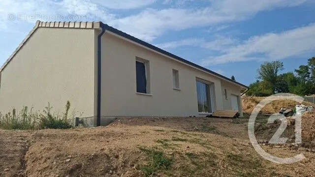 Maison 91 m² à Gond-Pontouvre  - photo 3