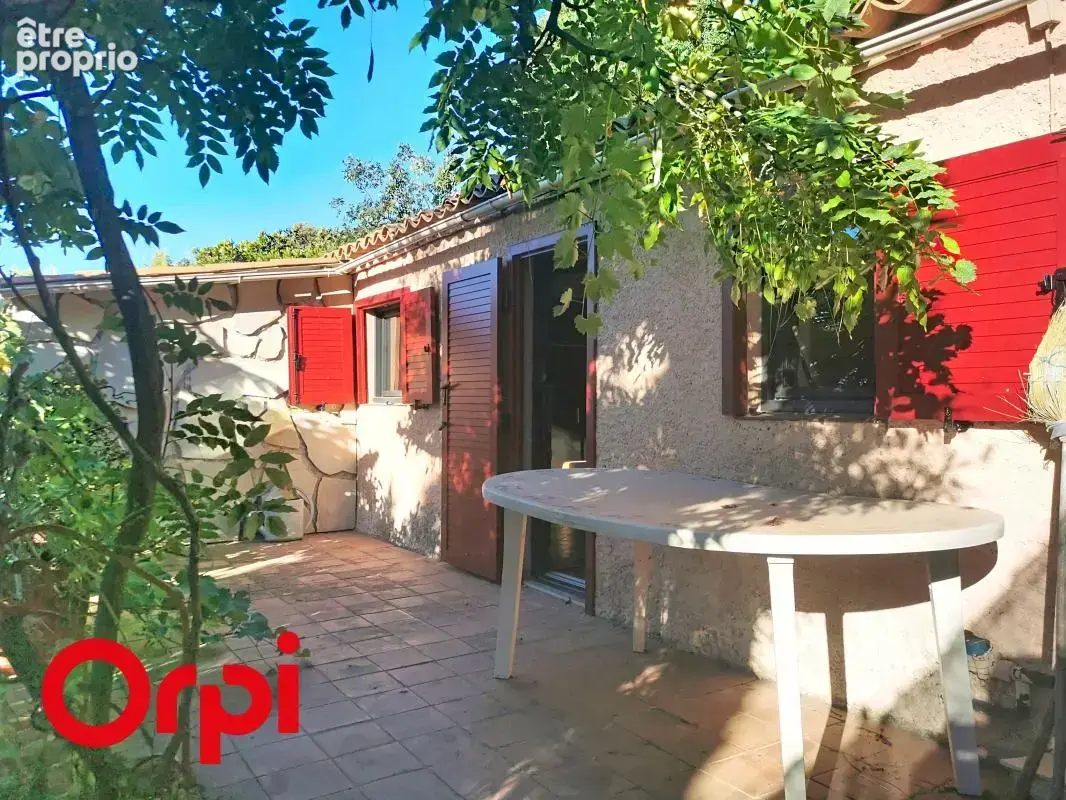 Villa vue mer avec double garage, atelier et studios - photo 11