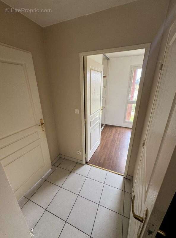 Appartement à MEYZIEU