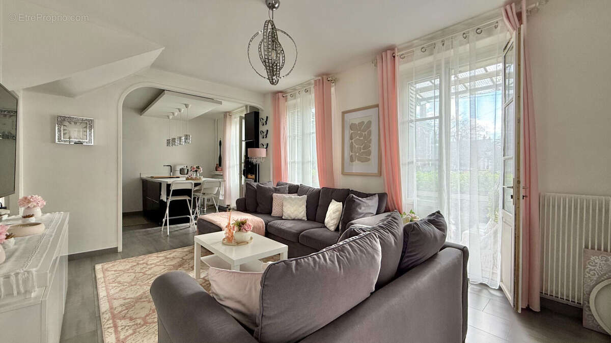 Maison à CORBEIL-ESSONNES