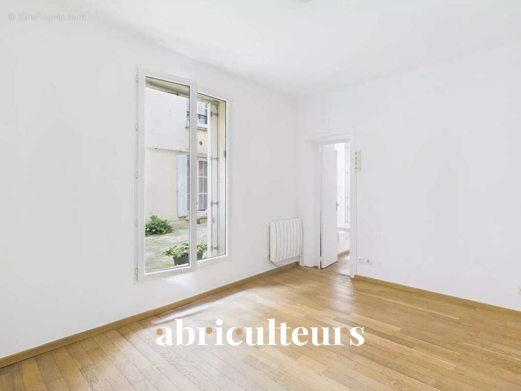 Appartement à PARIS-7E