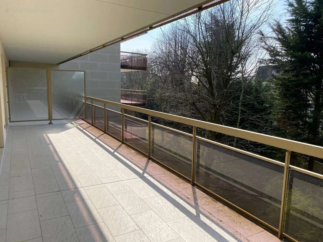 Appartement à LE PERREUX-SUR-MARNE