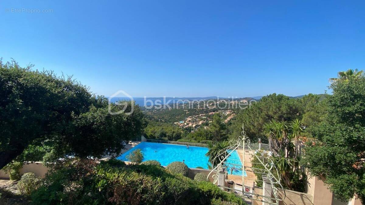 Appartement à ROQUEBRUNE-SUR-ARGENS