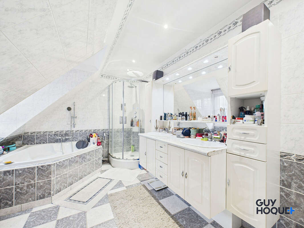 Maison à SOTTEVILLE-SOUS-LE-VAL