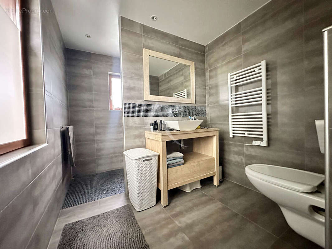 Maison à MONTEVRAIN