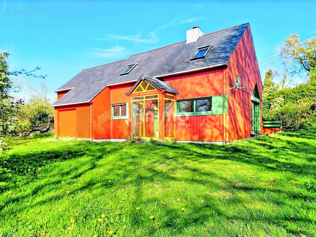 Maison à CAST