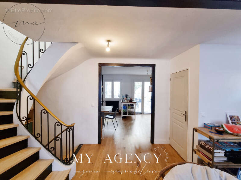 Caux   maison de village de 90 m2 avec grand garage, patio et terrasse   dpe c - photo 6