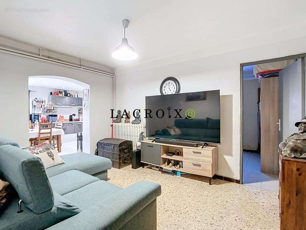 Maison à PERNES-LES-FONTAINES