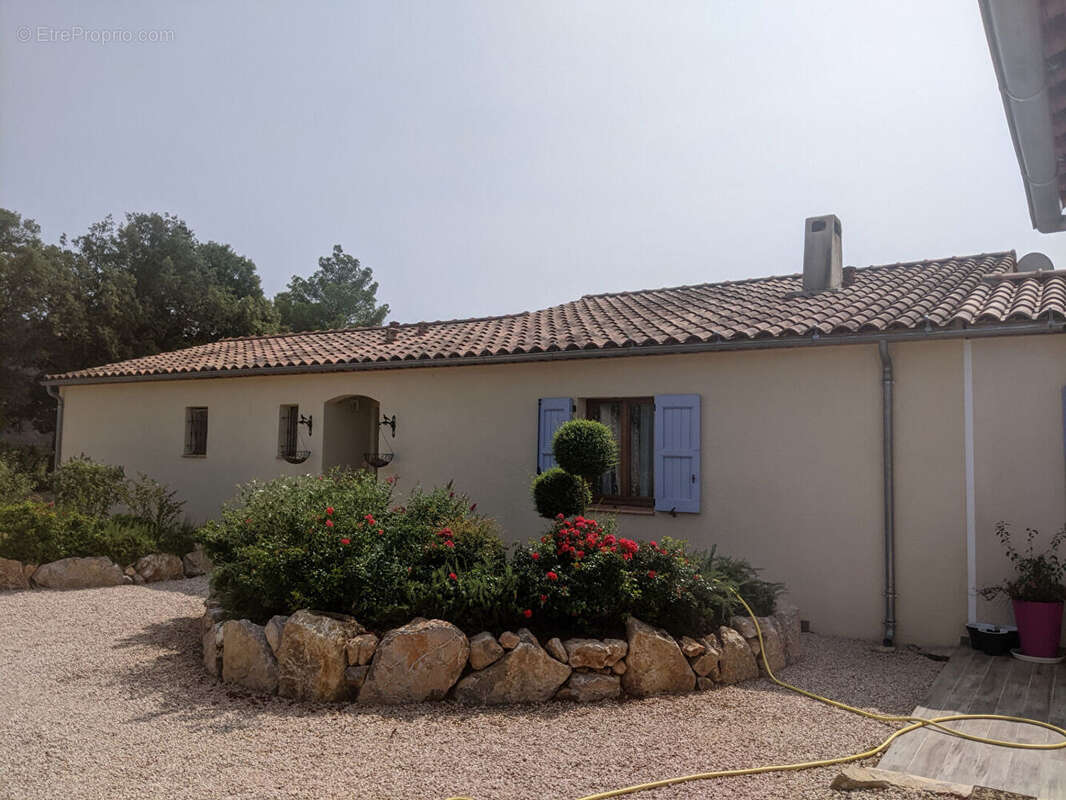 MOISSAC BELLEVUE superbe villa avec piscine sur 5800 m2 de terrain clos. - photo 12