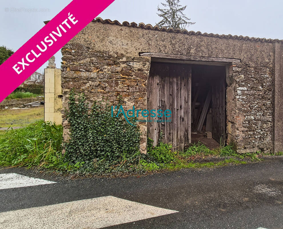 Autre à MONTREVAULT