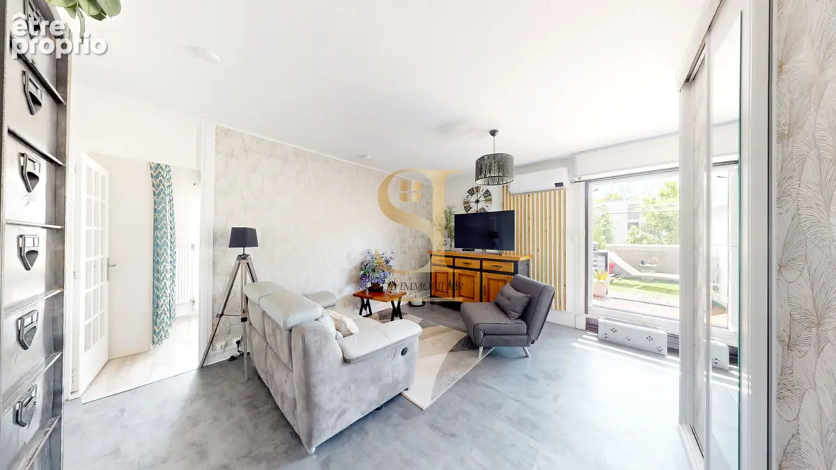 Appartement à BOUSSY-SAINT-ANTOINE
