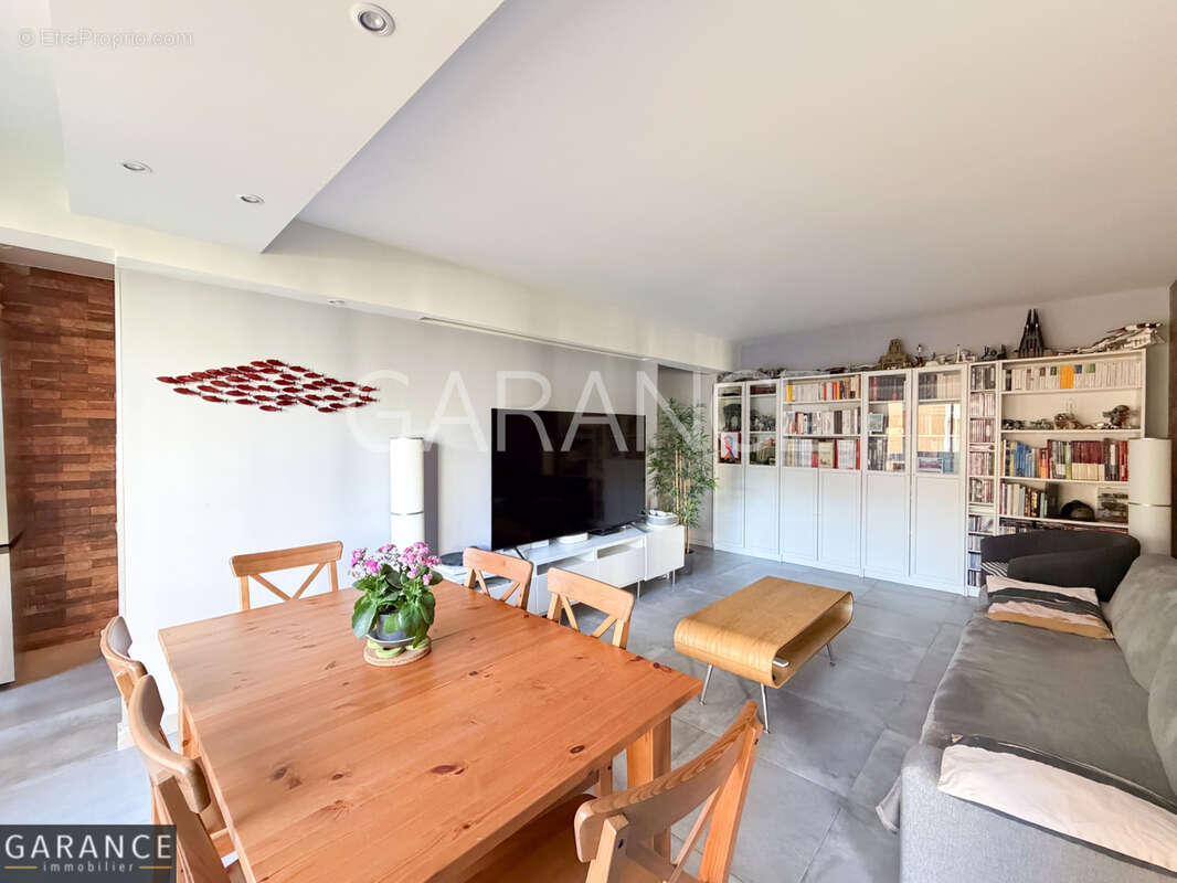 Appartement à PARIS-12E