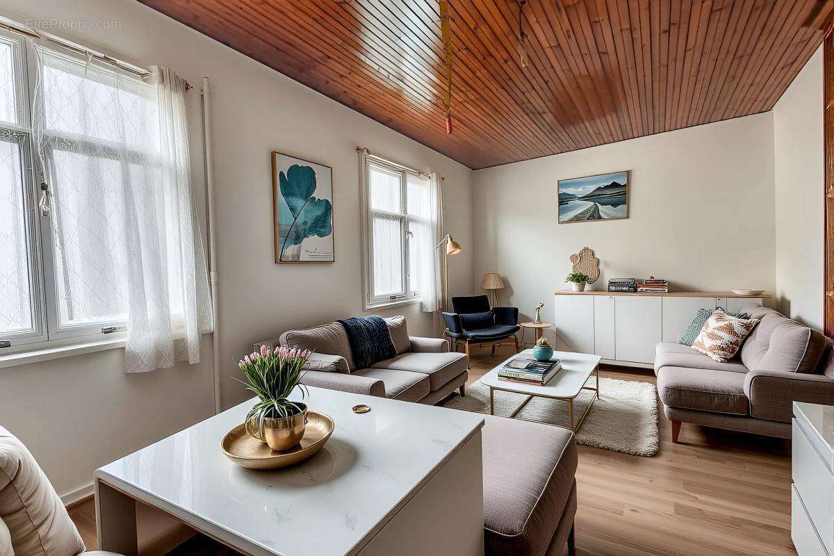 Maison à CHAMPAGNE-LES-MARAIS