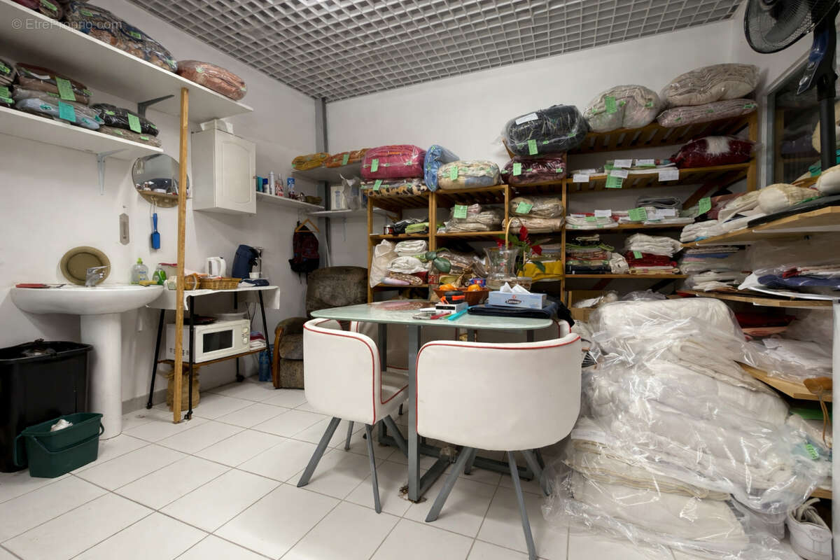 Pressing dans un hypermarché - photo 7