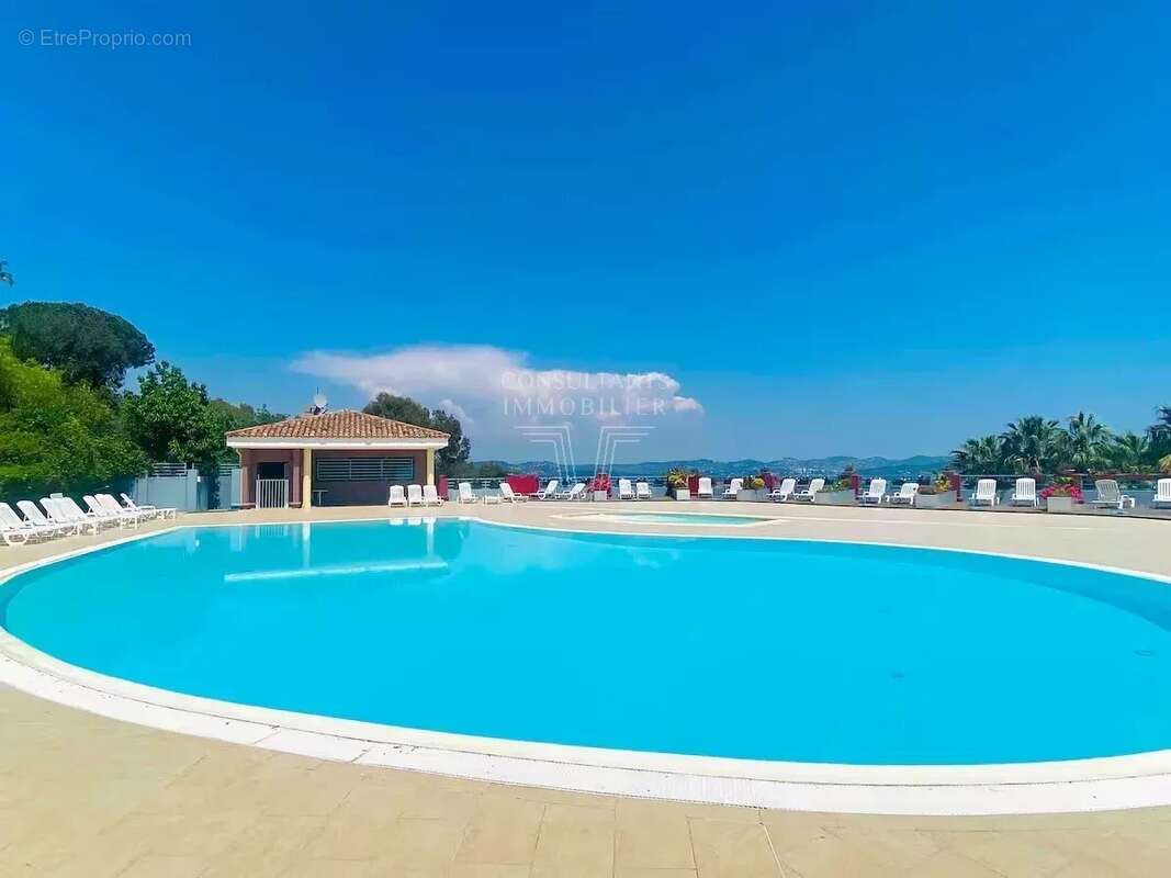 Appartement à MANDELIEU-LA-NAPOULE