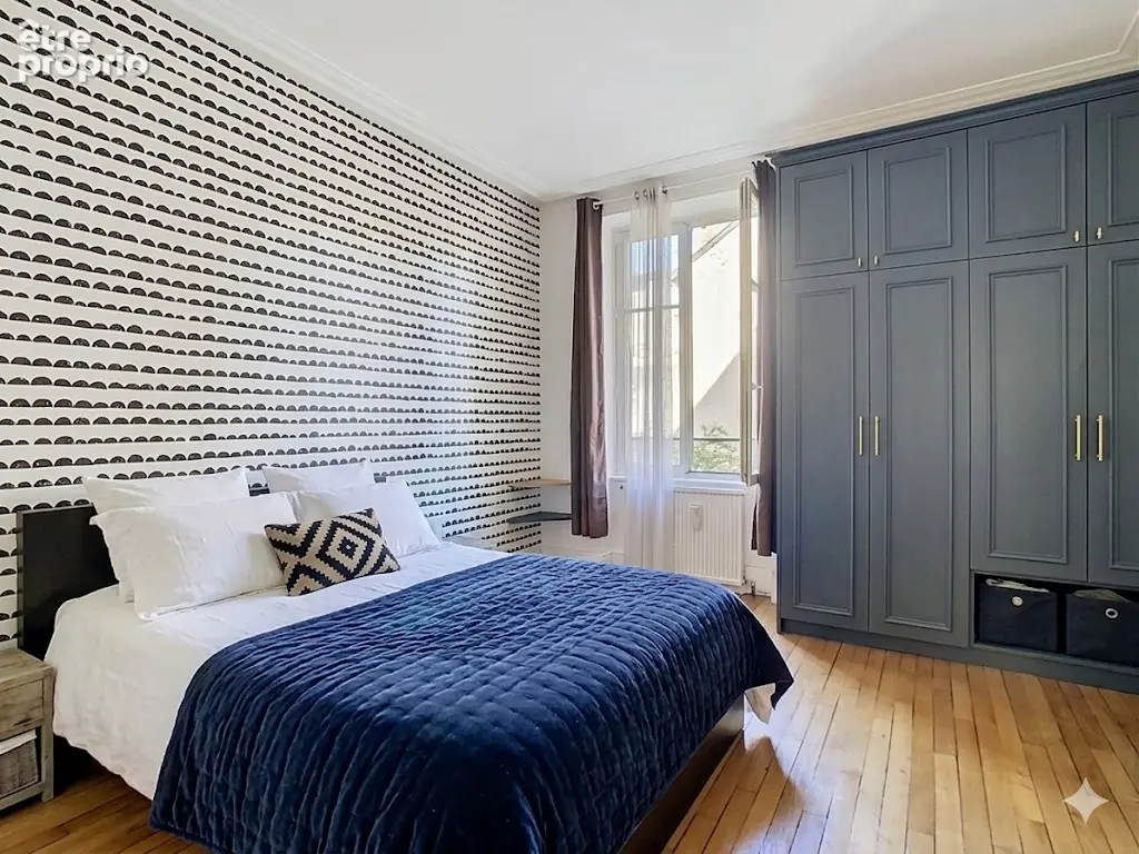 Appartement de caractère rénové ,134 m², 3 chambres, 2 caves, 1 grenier, 1 jardin en rez-de- chaussée - photo 5