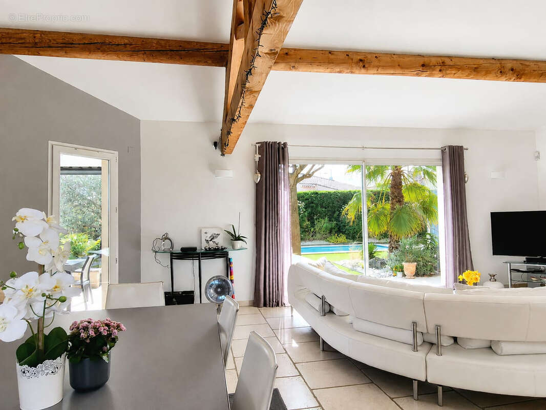 Propriété 4 chambres, piscine et garage - Vue Mont Ventoux - photo 3