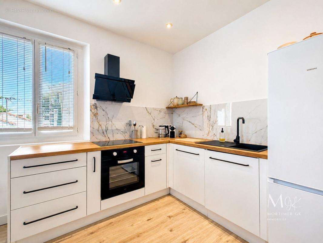Appartement à SAINT-LAURENT-DU-VAR