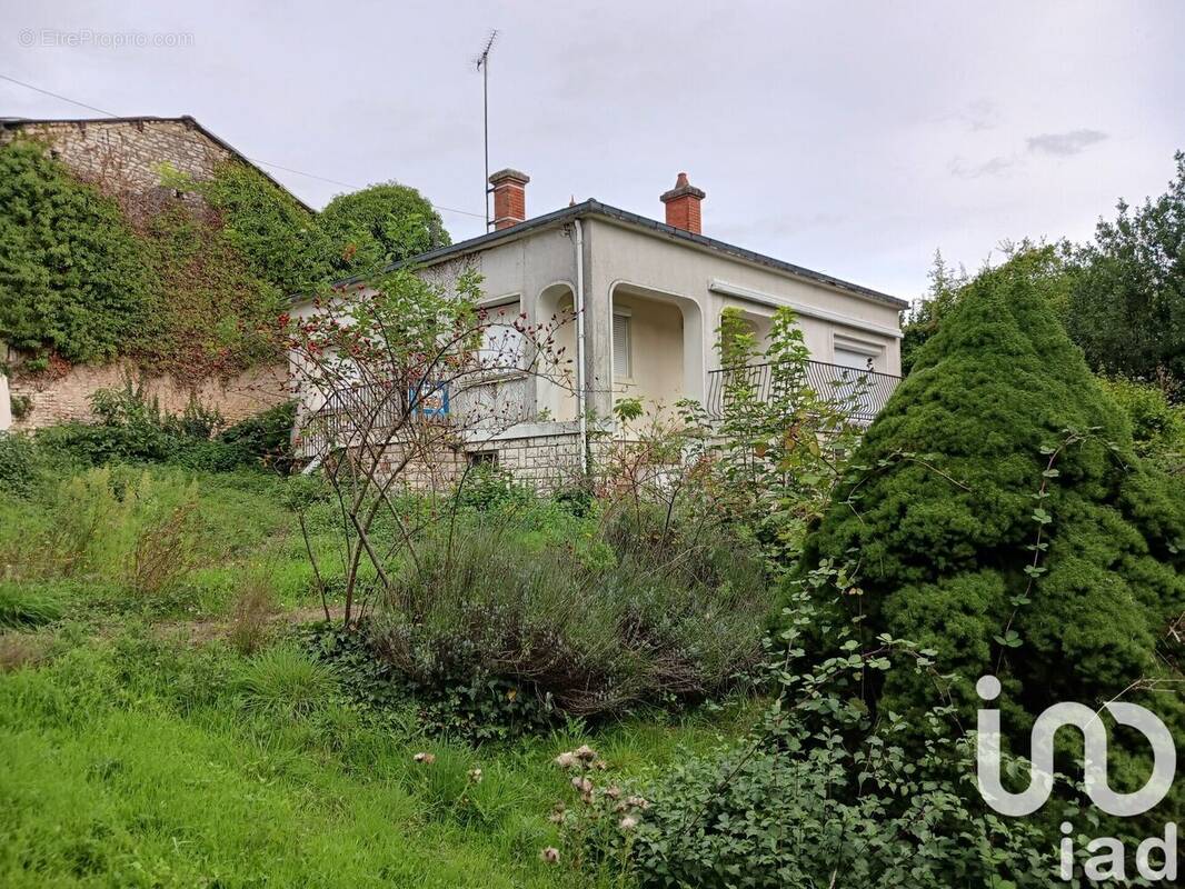 Photo 1 - Maison à USSON-DU-POITOU