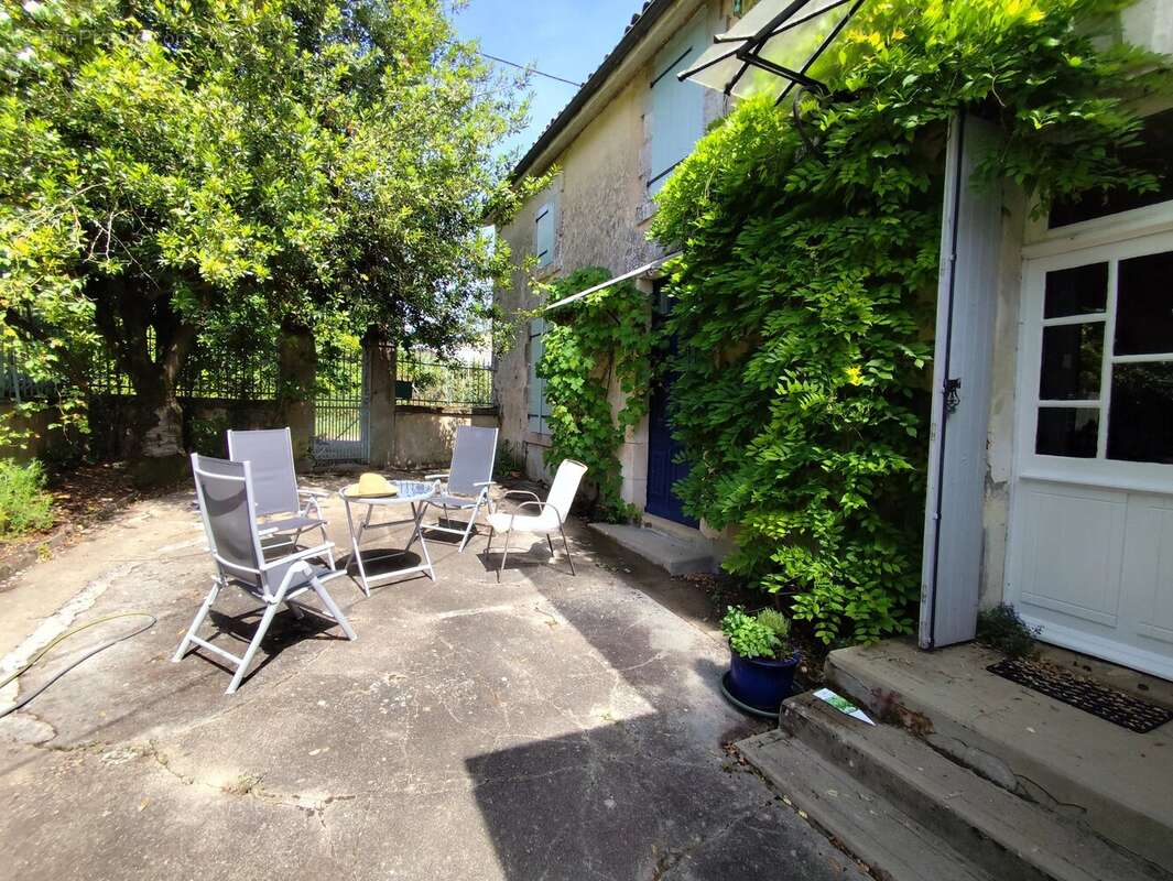 Maison à RUFFEC