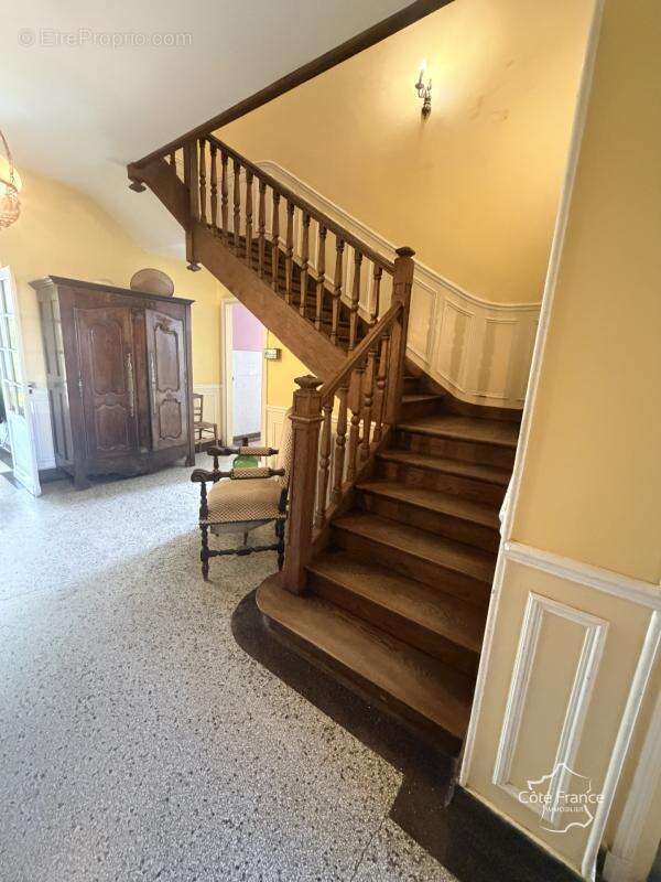 80240 EXCLUSIVITE- Maison de maitre à vendre - photo 2