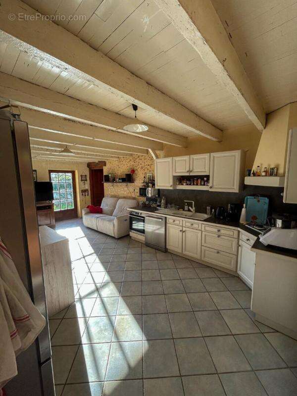 Propriété 216 m2 sur parcelles de 12866 m2 - photo 9