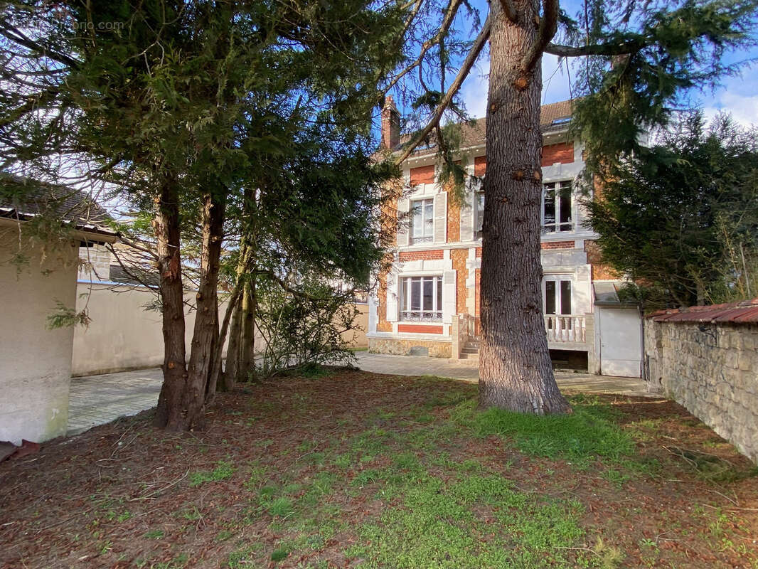 Maison à L&#039;ISLE-ADAM