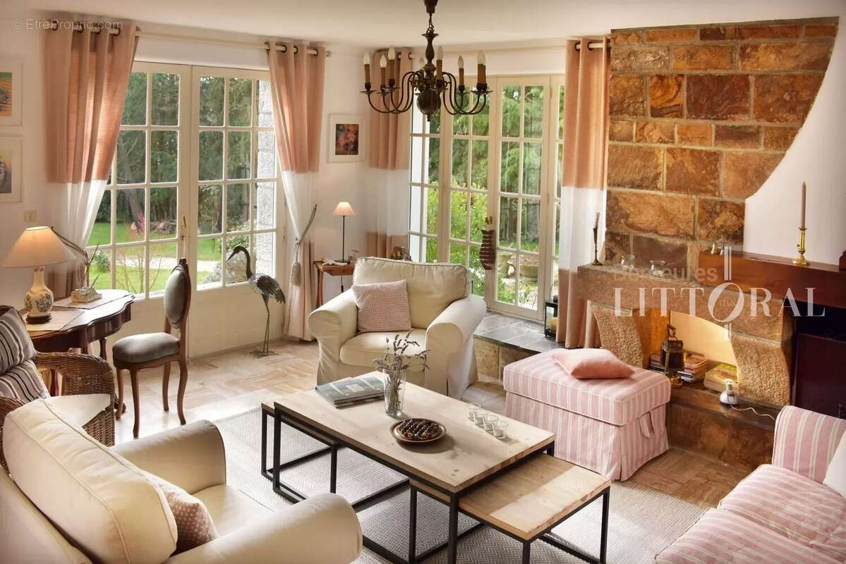 Maison à LOGONNA-DAOULAS