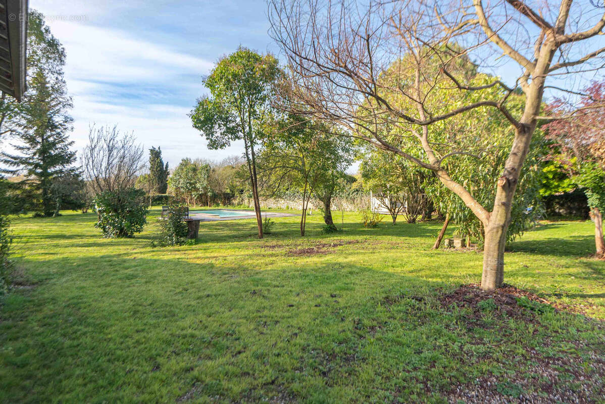 Maison à CAMBLANES-ET-MEYNAC