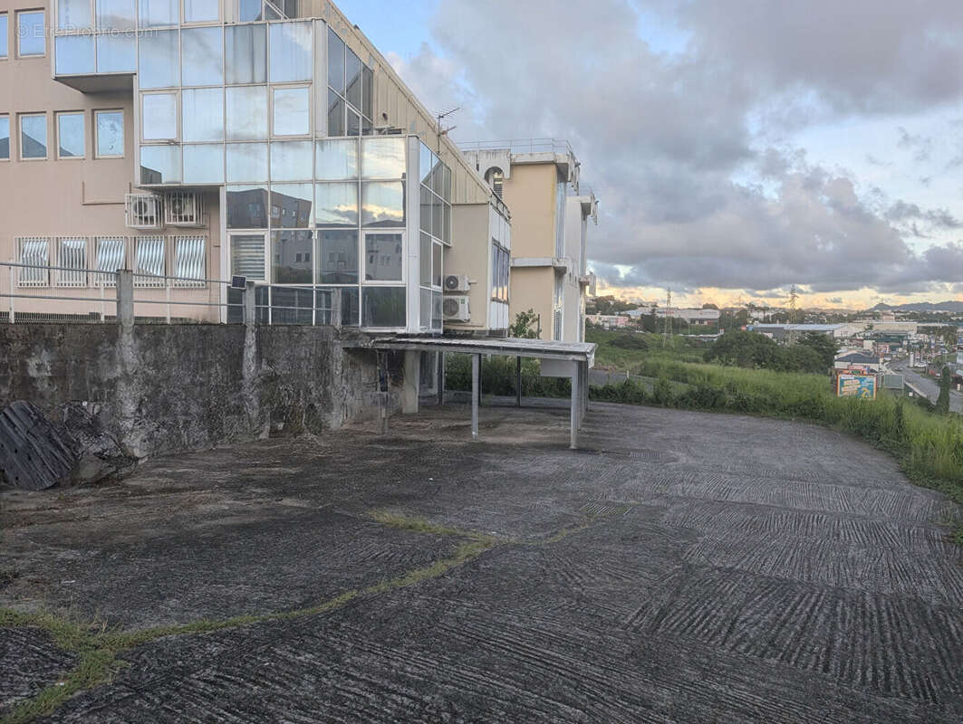 Commerce à FORT-DE-FRANCE