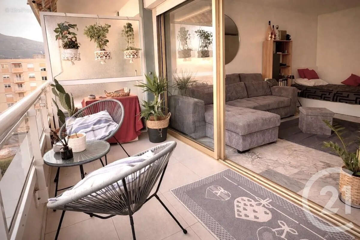 Appartement à ROQUEBRUNE-CAP-MARTIN