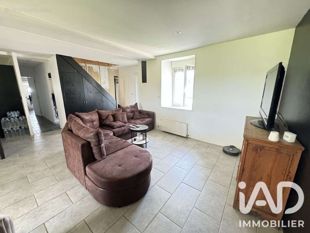 Maison 96 m² à Saint-Martin-Du-Boschet  - photo 3