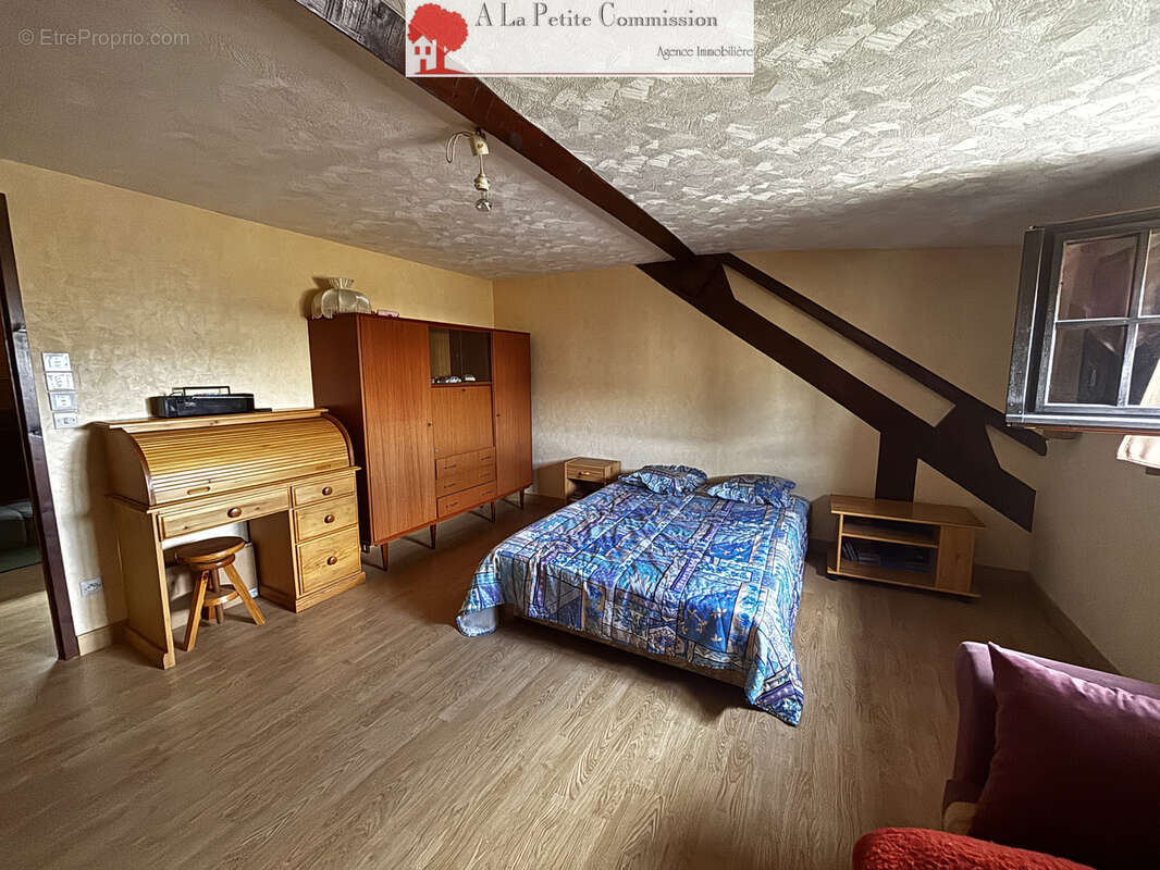 À vendre à Luisant   Une maison familiale aux beaux volumes ! - photo 8