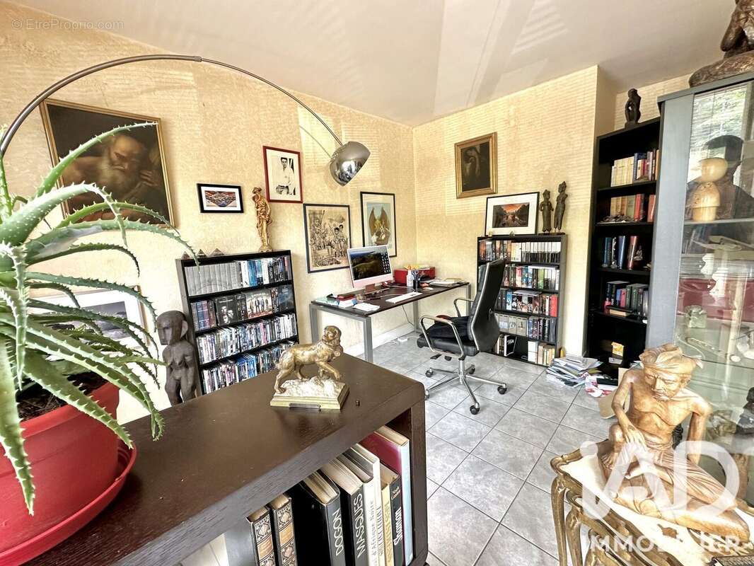 Photo 3