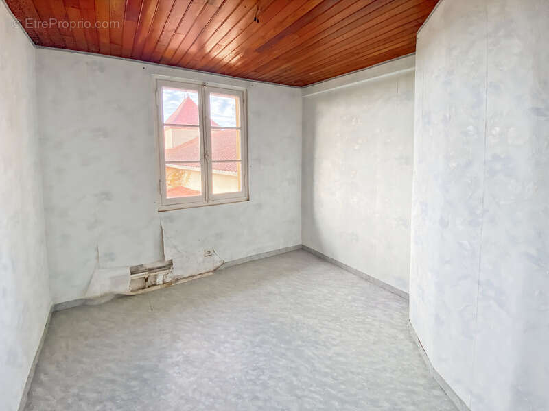 Dpt Gers (32), à vendre Proche de RISCLE château T6 de 327 m² habitables + 580 m² de dépendances attenantes sur 8157 m² de terra - photo 47