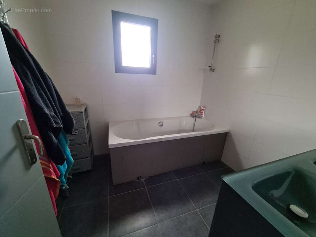 Maison avec un terrain de 1000 m² environ - photo 9