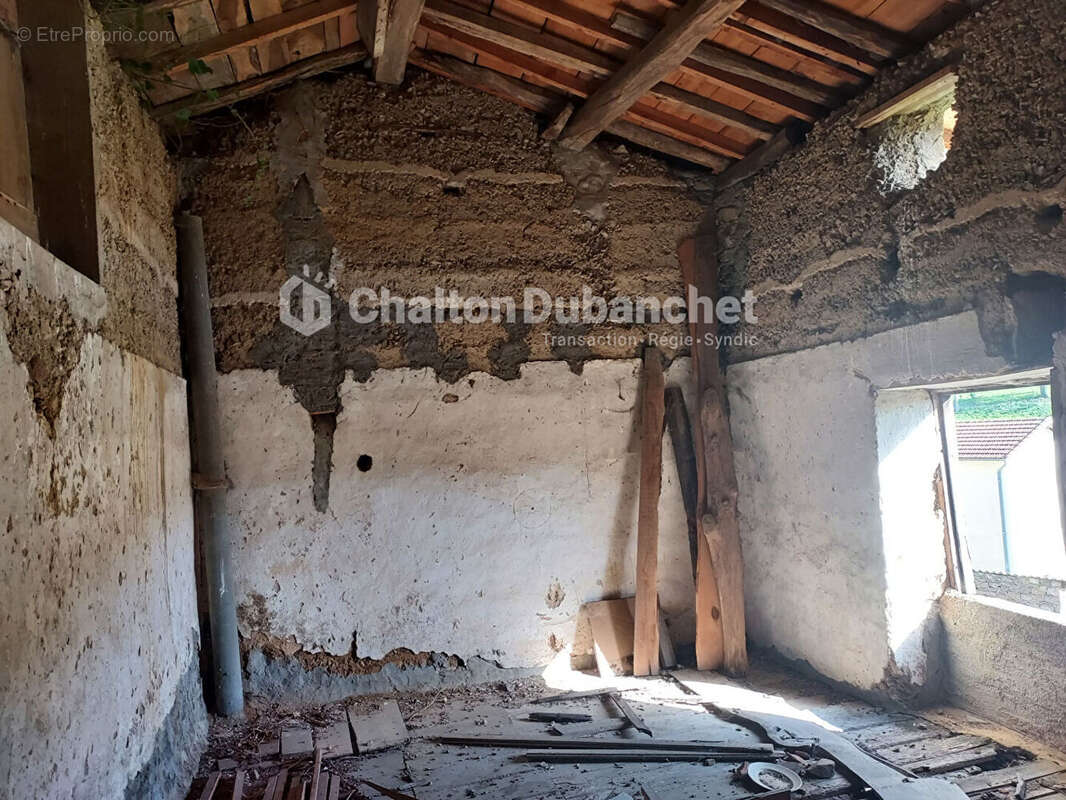 Maison à SAINTE-COLOMBE-SUR-GAND
