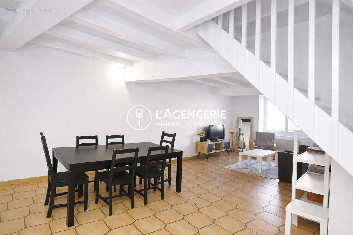 Maison à LESCURE-D'ALBIGEOIS