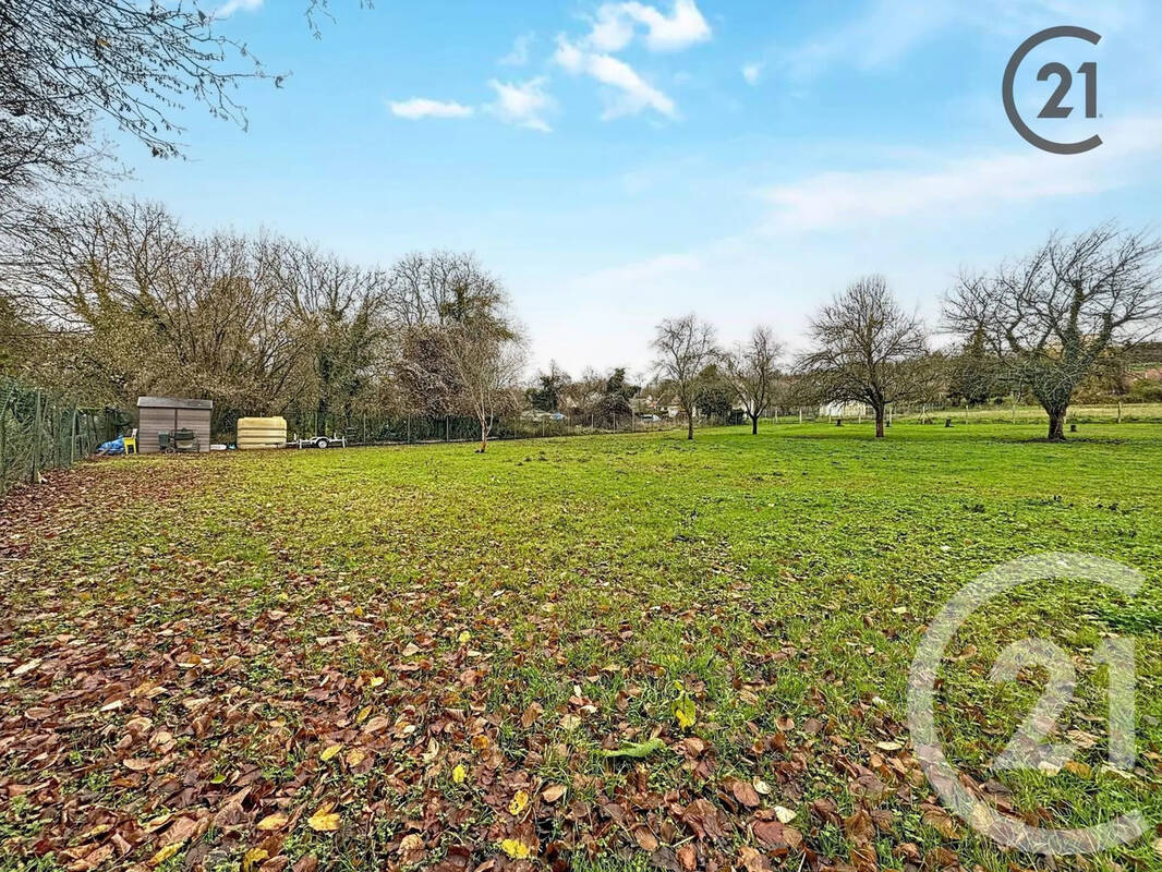 Terrain à BAZOCHES-SUR-VESLES