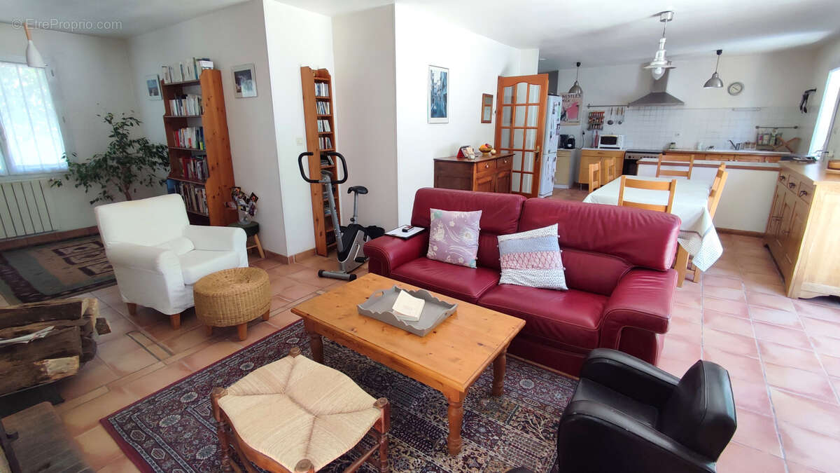 Maison 3 chb. avec jardin arboré, PAC et terrasse   À 13 min de Saintes - photo 3