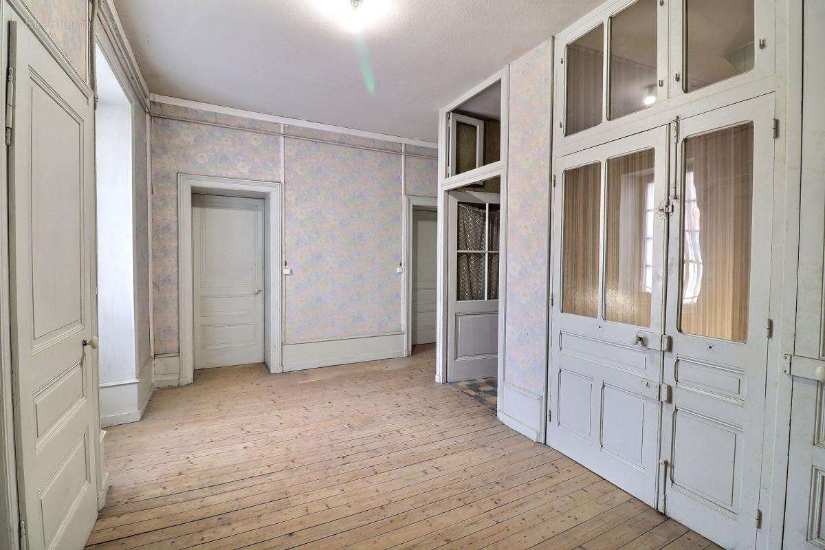 Maison à SAINT-GENIX-SUR-GUIERS