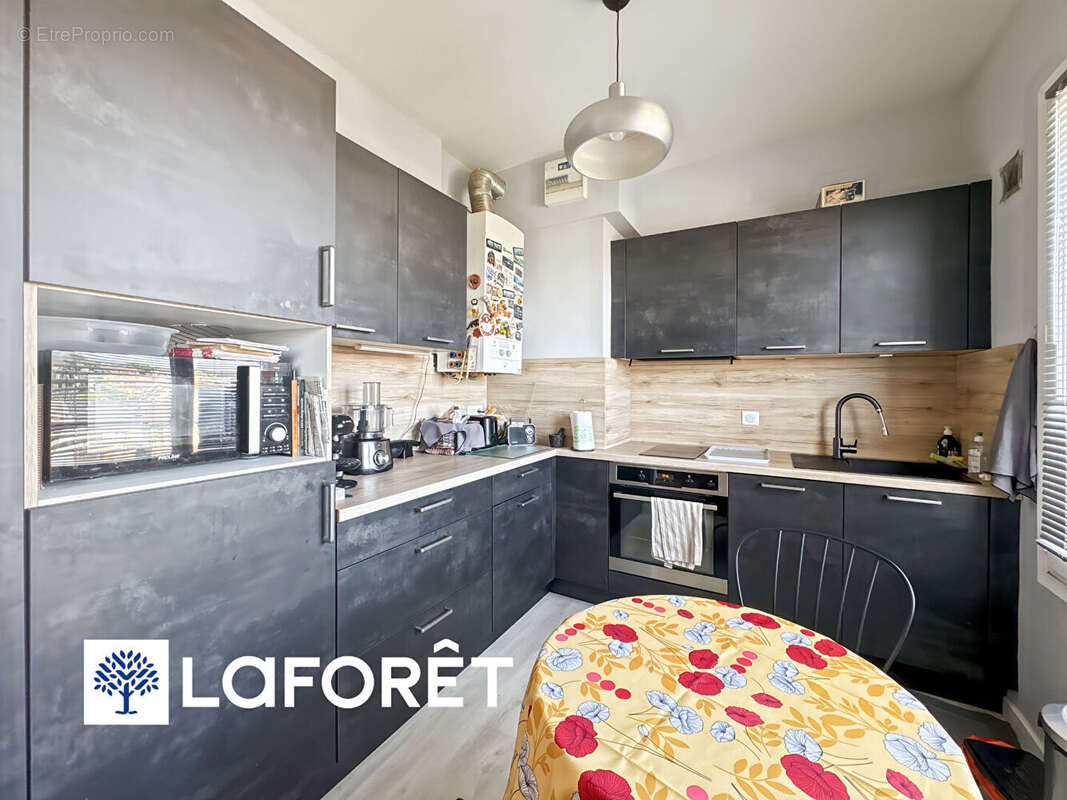 Appartement à SAINTE-GENEVIEVE-DES-BOIS