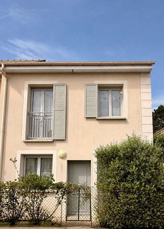 Maison à BRIE-COMTE-ROBERT