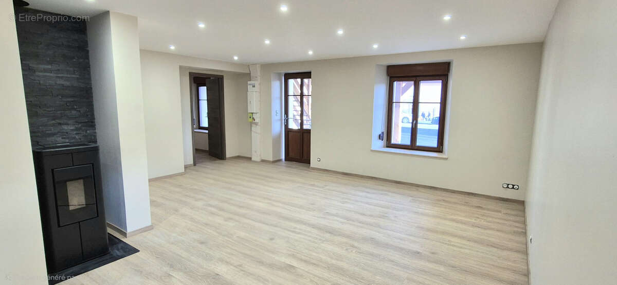 Appartement à ORCHAMPS-VENNES