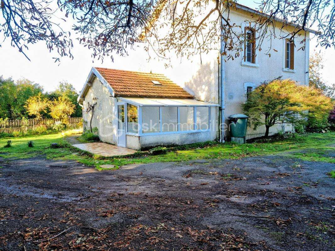 Maison à EXOUDUN