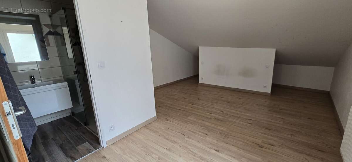 Maison à CHARMES-LA-COTE