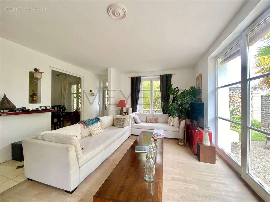 Maison à MONTFORT-L&#039;AMAURY